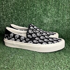 NEW Straye Ventura Sesh Skull Canvas Skateboarding Slip On Sneakers Black Men 12